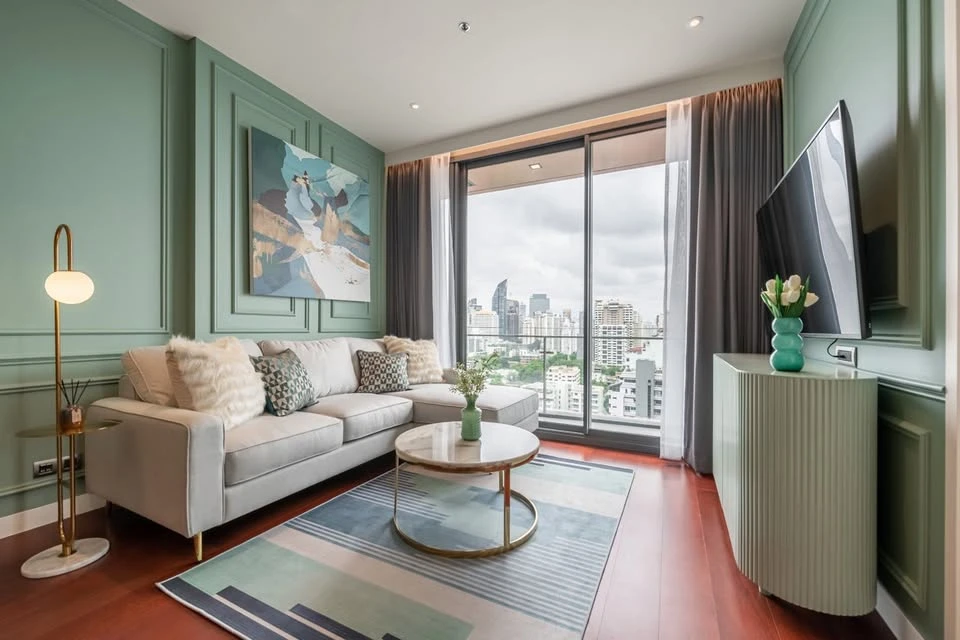 For rent: Khun by Yoo, 18th floor. Beautiful and comfortable unit with stunning decor. Book now, don't miss out!