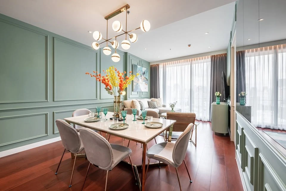 For rent: Khun by Yoo, 18th floor. Beautiful and comfortable unit with stunning decor. Book now, don't miss out!