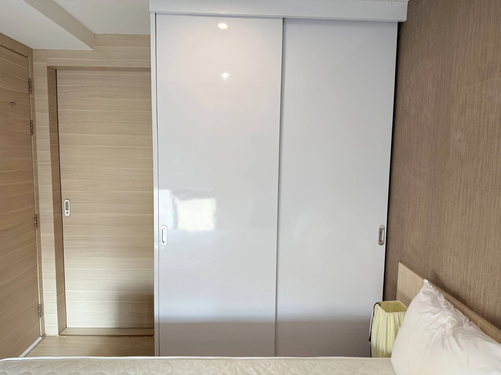 Klass Condo Silom for rent. Spacious and comfortable unit. Book now, don't miss out!