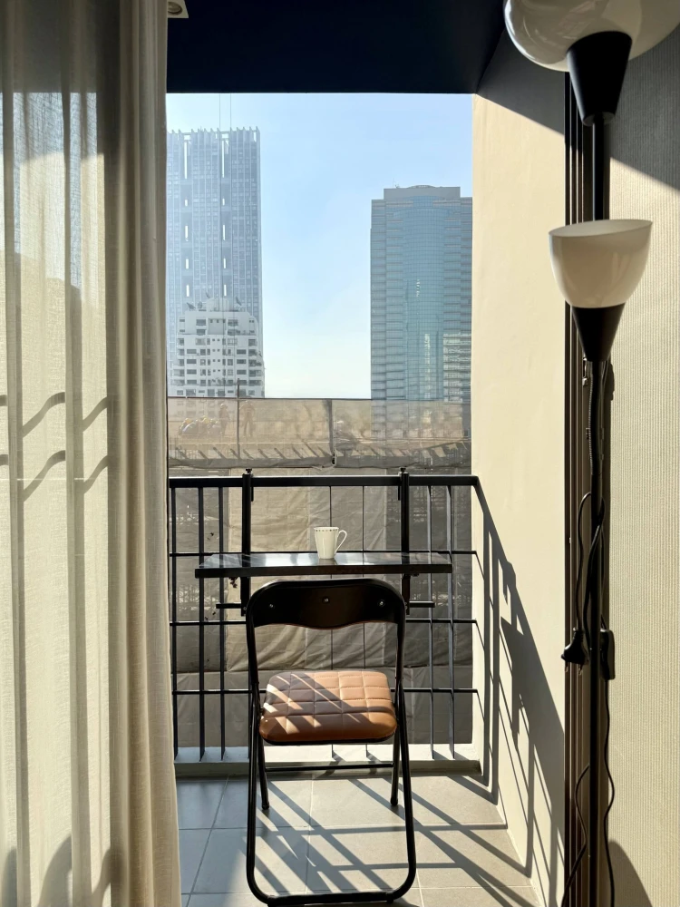 Klass Condo Silom for rent. Spacious and comfortable unit. Book now, don't miss out!