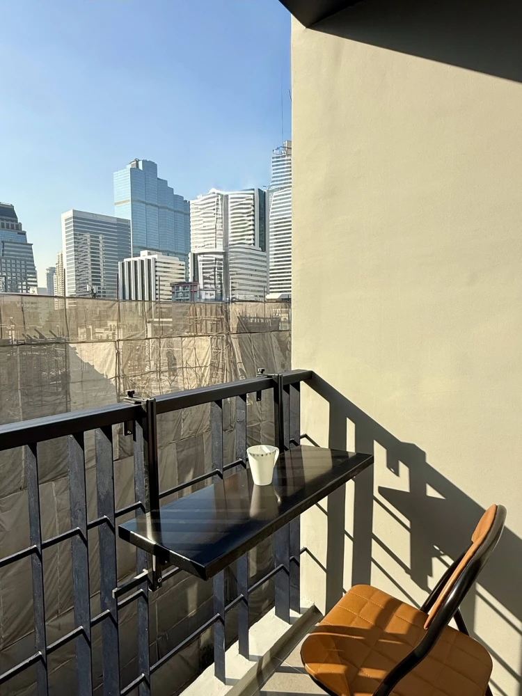 Klass Condo Silom for rent. Spacious and comfortable unit. Book now, don't miss out!