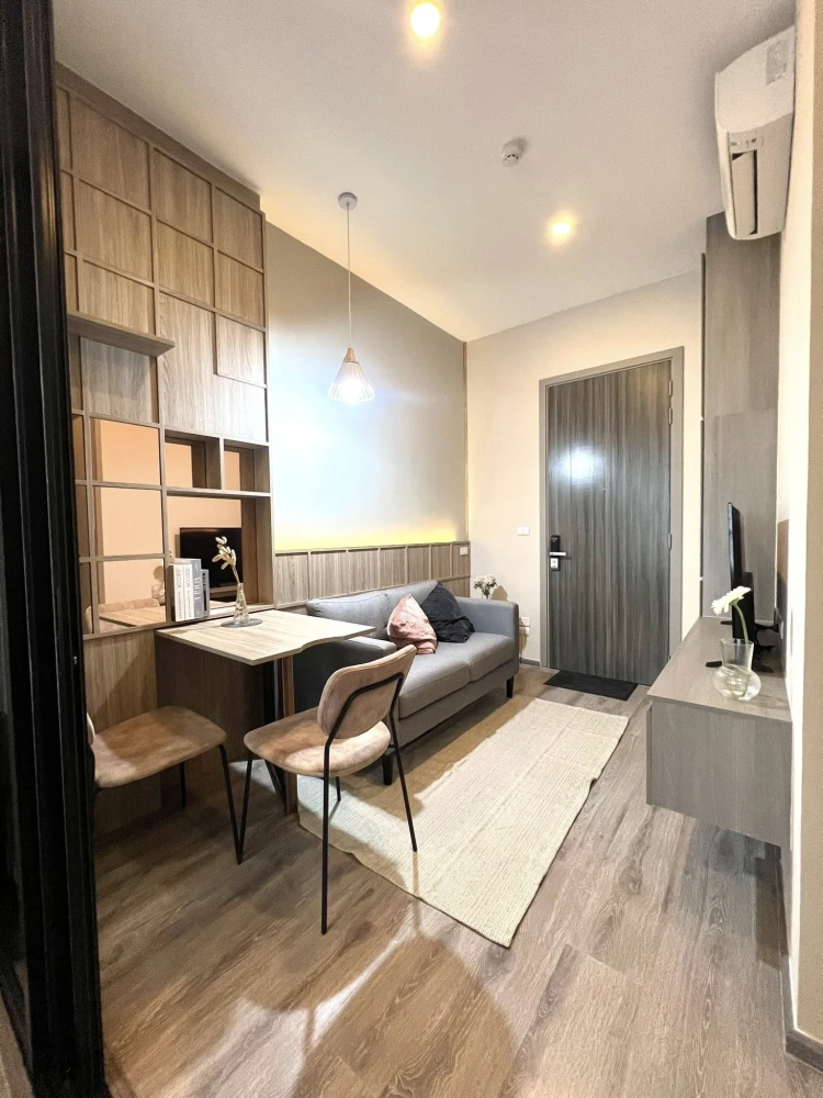 For rent: Knightbridge Prime Onnut, furnished room, ready to move in, well-built-in, great price, book now.