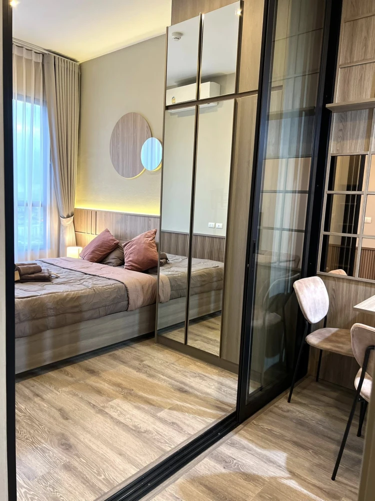 For rent: Knightbridge Prime Onnut, furnished room, ready to move in, well-built-in, great price, book now.