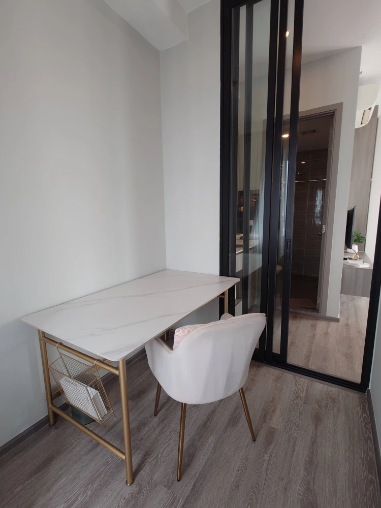For rent: KnightBridge Prime On Nut. Beautifully decorated unit with high-quality built-in furniture. You'll regret missing this opportunity!