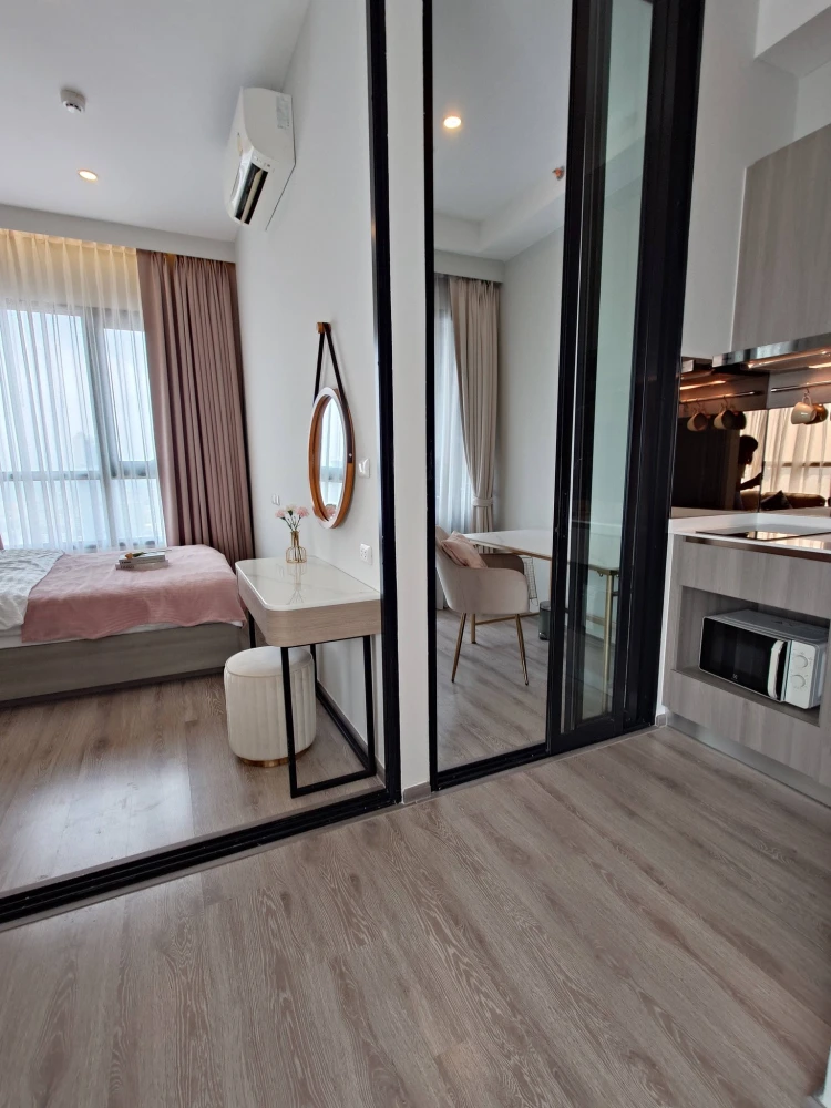For rent: KnightBridge Prime On Nut. Beautifully decorated unit with high-quality built-in furniture. You'll regret missing this opportunity!