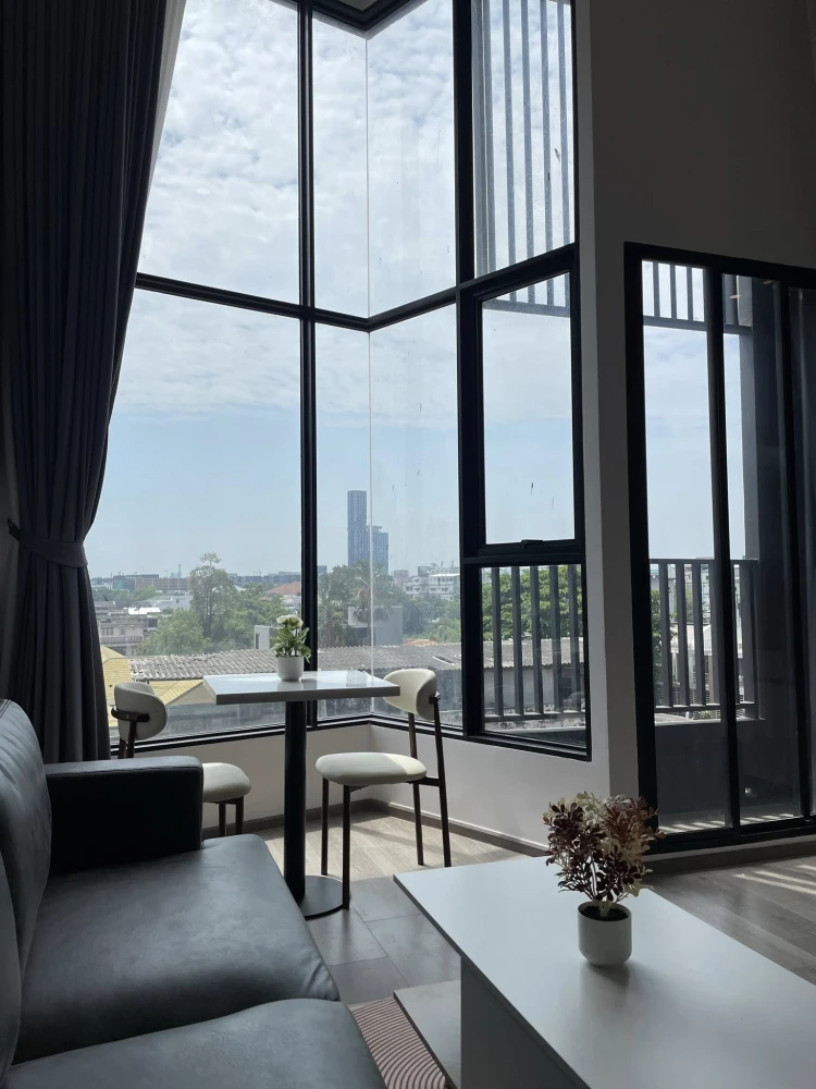 For rent: KnightBridge Space Rama 4. A lovely, spacious unit fully furnished with appliances. Book now! Don't miss out! +++