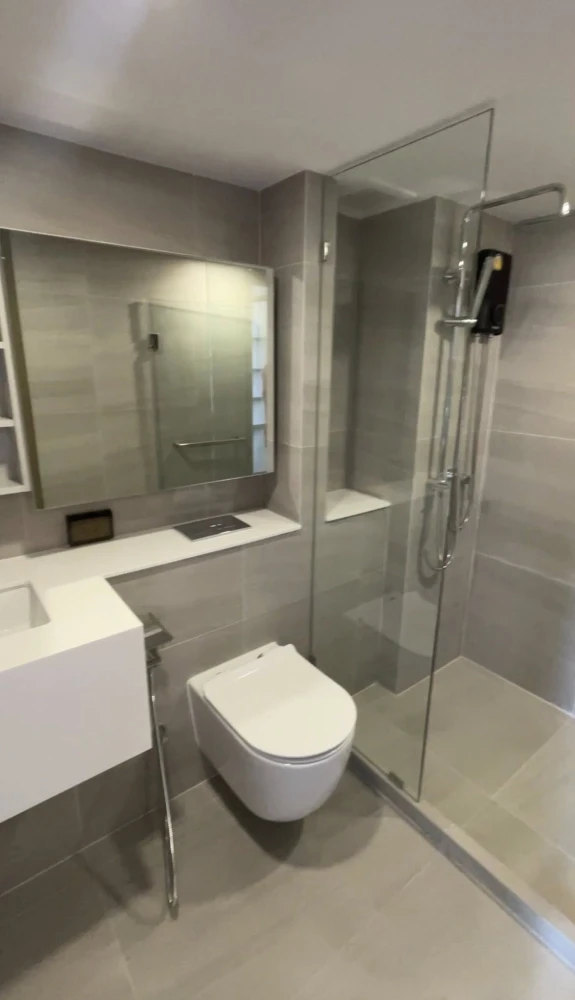 For rent: KnightBridge Space Rama 4. A lovely, spacious unit fully furnished with appliances. Book now! Don't miss out! +++