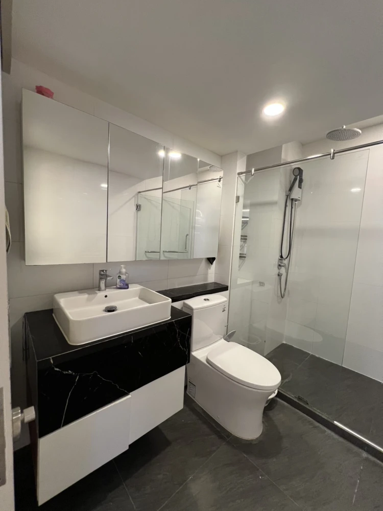 Knightbridge Space Ratchayothin for rent, spacious room with plenty of usable space. Hurry and reserve now, don't delay.