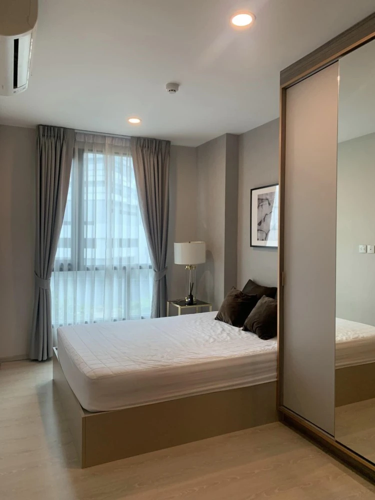 For rent Knightbridge Phahonyothin-Interchange. The sofa is very comfortable. The room is divided into proportions. Don't miss it.