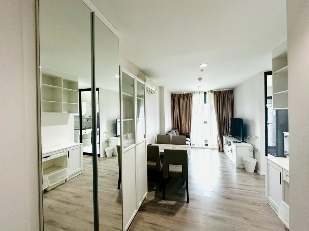 For rent: Knightsbridge Bearing Sukhumvit 107. Ready to move in, fully furnished, high floor, great location. Book now!