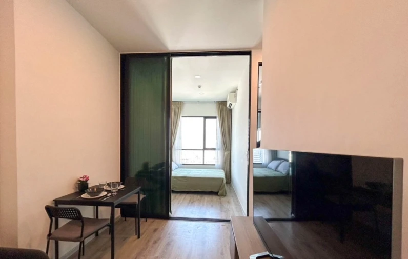For rent: Knightsbridge Collage Ramkhamhaeng, 17th floor, fully furnished, very livable. Book now!