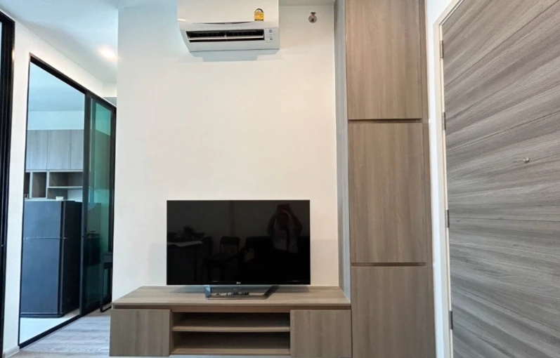 For rent: Knightsbridge Collage Ramkhamhaeng, 17th floor, fully furnished, very livable. Book now!