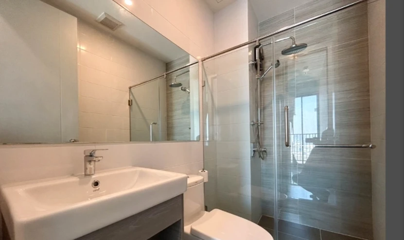 For rent: Knightsbridge Collage Ramkhamhaeng, 17th floor, fully furnished, very livable. Book now!