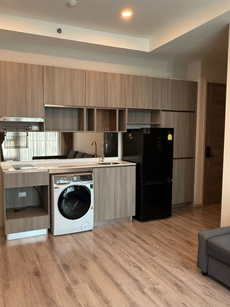 For rent: Knightsbridge Collage Ramkhamhaeng, 4th floor, nice room, fully furnished, reserve now!