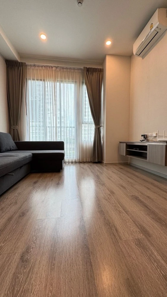 For rent: Knightsbridge Collage Ramkhamhaeng, 4th floor, nice room, fully furnished, reserve now!
