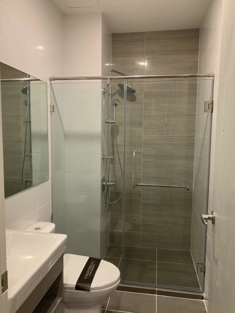 For rent: KnightsBridge Collage Ramkhamhaeng, 3rd floor room, clean, airy, with electrical appliances in the room. Must book.