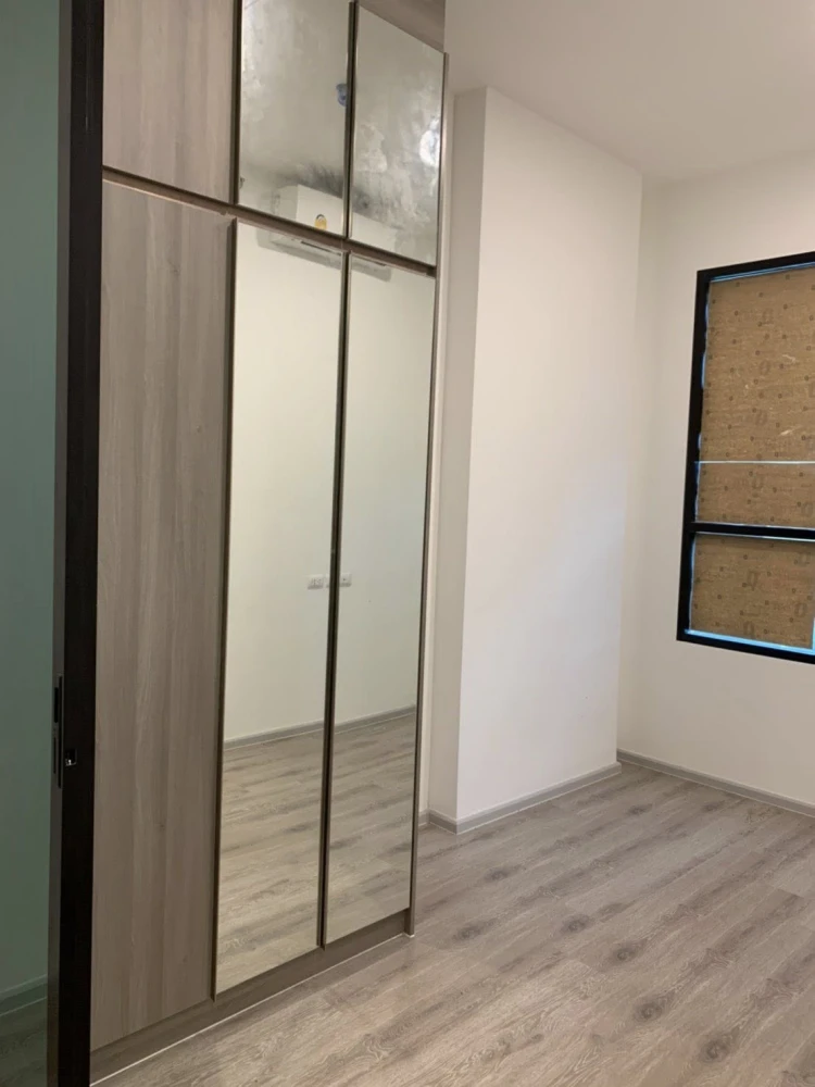For rent: KnightsBridge Collage Ramkhamhaeng, 3rd floor room, clean, airy, with electrical appliances in the room. Must book.