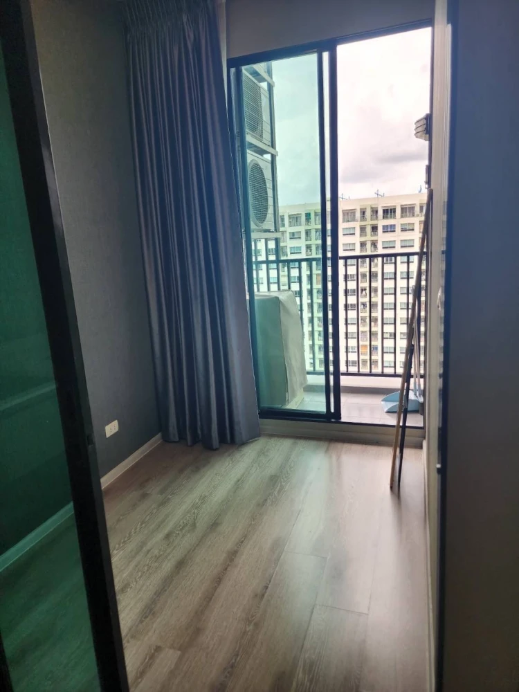 For rent: Knightsbridge Collage Ramkhamhaeng. Beautifully decorated unit, great location, convenient transportation. Don't miss out!