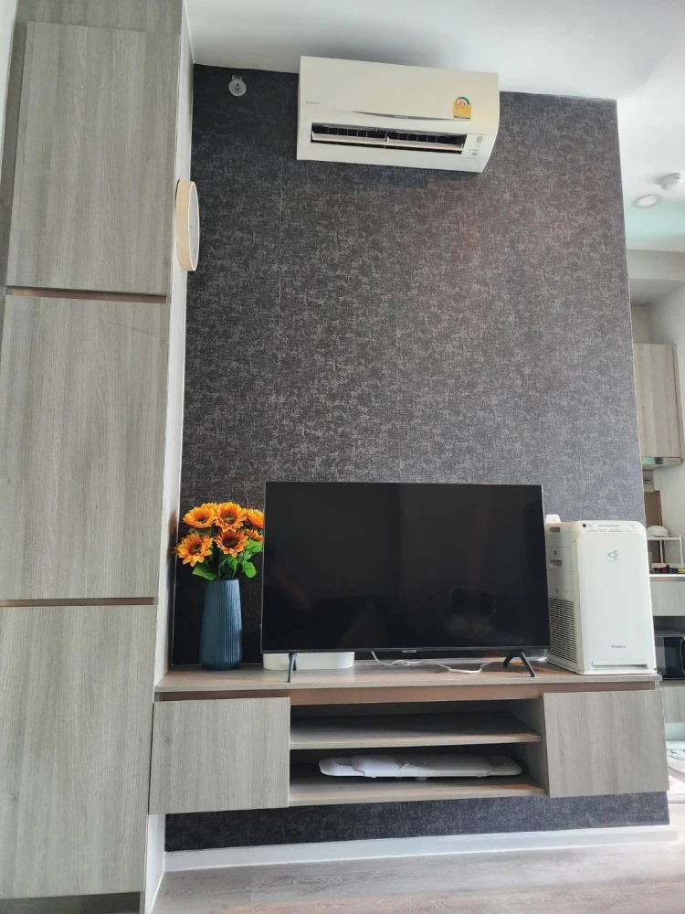 For rent: Knightsbridge Collage Ramkhamhaeng. Beautifully decorated unit, great location, convenient transportation. Don't miss out!