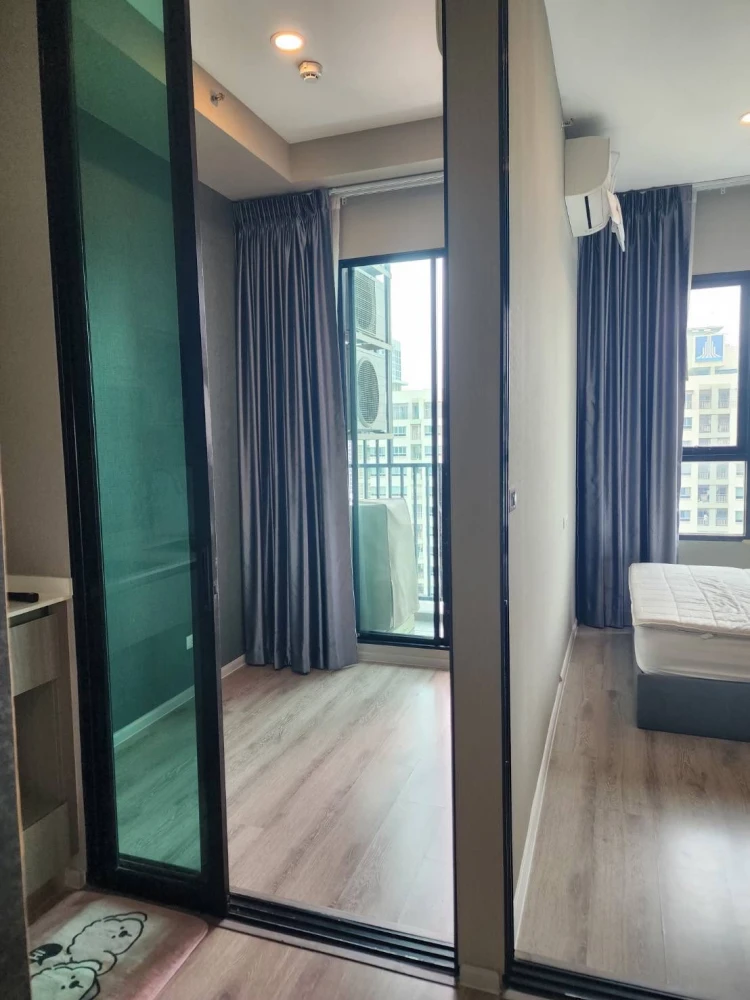 For rent: Knightsbridge Collage Ramkhamhaeng. Beautifully decorated unit, great location, convenient transportation. Don't miss out!