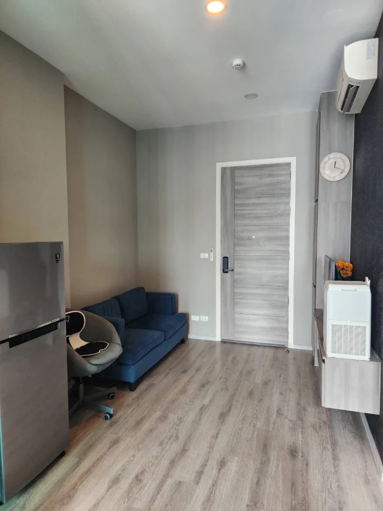 For rent: Knightsbridge Collage Ramkhamhaeng. Beautifully decorated unit, great location, convenient transportation. Don't miss out!