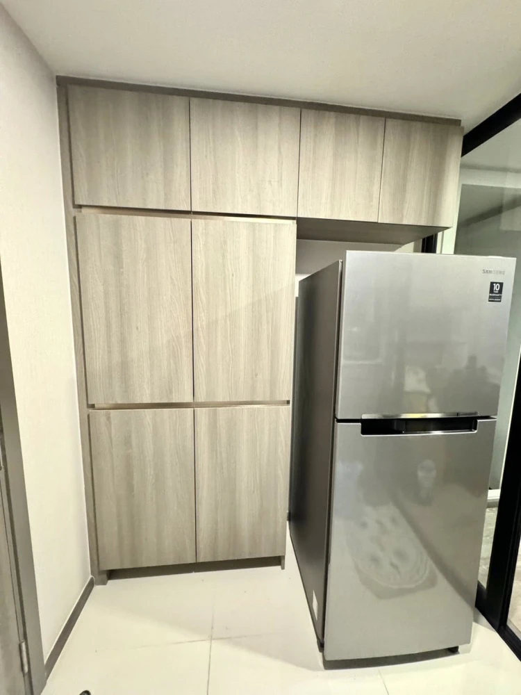 For rent: Knightsbridge Kaset Society, high ceiling room, airy, lots of usable space, complete facilities, hurry and book now!