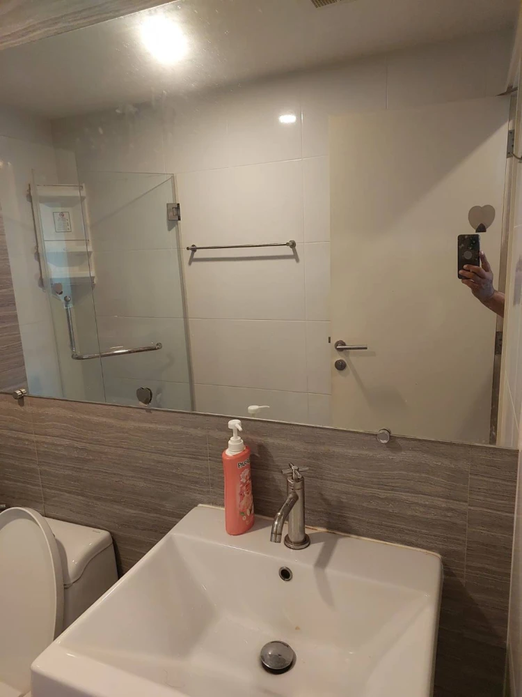 For rent: Knightsbridge Phaholyothin-Interchange, 11th floor, nice, fully furnished unit. Book now!