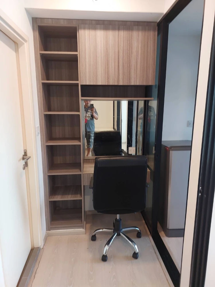 For rent: Knightsbridge Phaholyothin-Interchange, 11th floor, nice, fully furnished unit. Book now!
