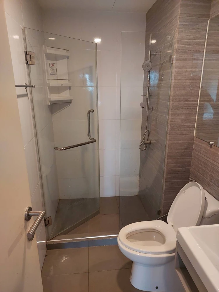 For rent: Knightsbridge Phaholyothin-Interchange, 11th floor, nice, fully furnished unit. Book now!