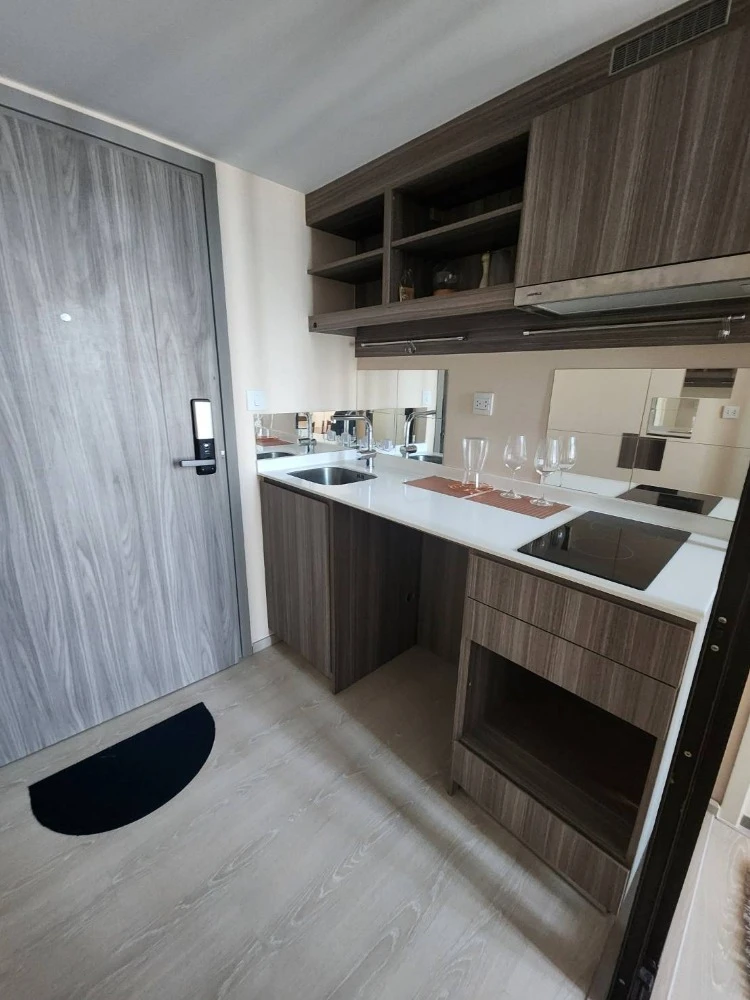 For rent: Knightsbridge Phaholyothin-Interchange, Duplex room, 14th floor, beautiful view, fully furnished, reserve now.