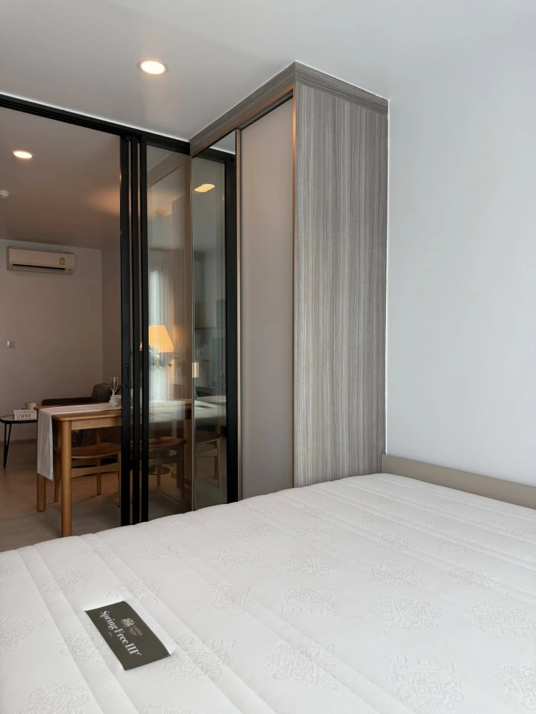 Knightsbridge Phaholyothin-Interchange for rent, a lovely room with complete furniture and appliances. Hurry and reserve now!