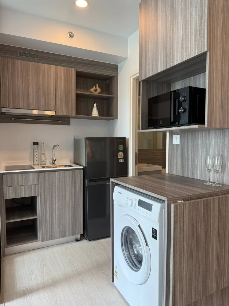 Knightsbridge Phaholyothin-Interchange for rent, a lovely room with complete furniture and appliances. Hurry and reserve now!