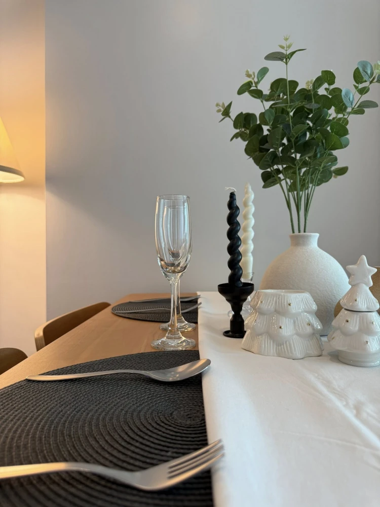 Knightsbridge Phaholyothin-Interchange for rent, a lovely room with complete furniture and appliances. Hurry and reserve now!