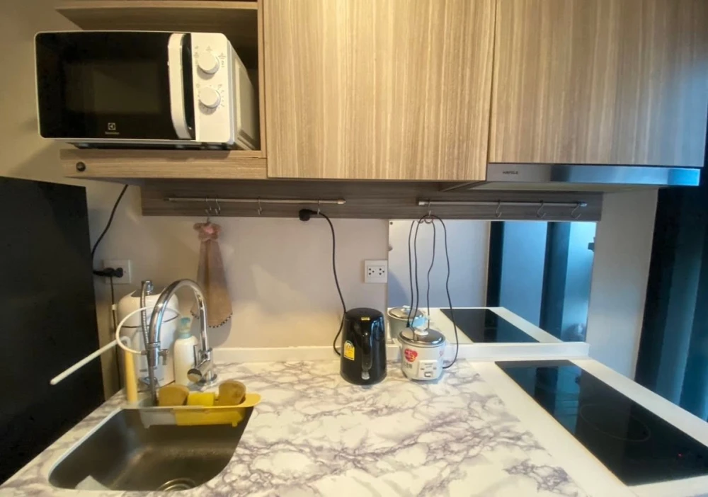 For rent: Knightsbridge Phaholyothin-Interchange. Beautifully decorated unit with complete furnishings. Don't miss out!