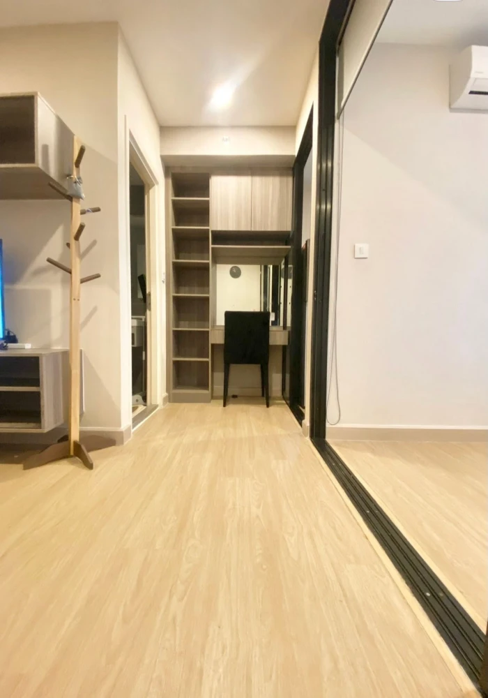 For rent: Knightsbridge Phaholyothin-Interchange. Beautifully decorated unit with complete furnishings. Don't miss out!