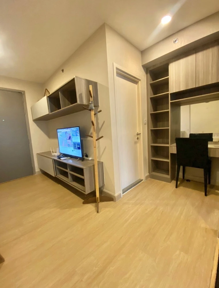 For rent: Knightsbridge Phaholyothin-Interchange. Beautifully decorated unit with complete furnishings. Don't miss out!