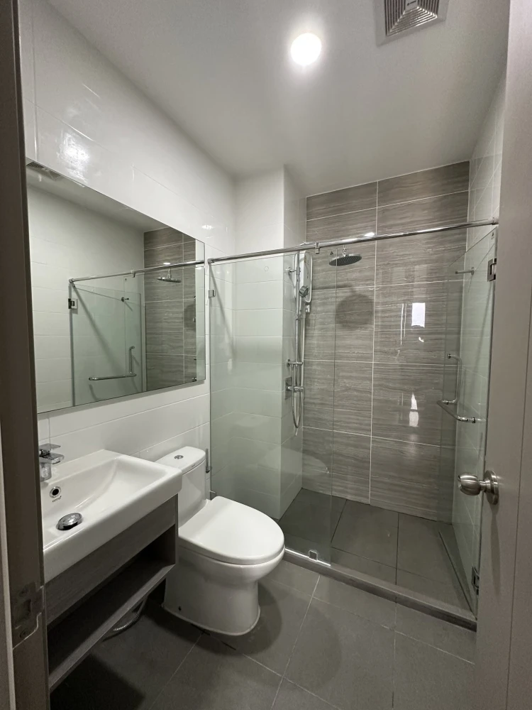 For rent: KnightsBridge Prime On-Nut, 1 bedroom, 1 bathroom. Great location, convenient transportation. Don't miss out!