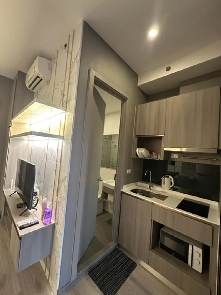 For rent: KnightsBridge Prime On-Nut, high floor, beautiful unit, fully furnished. Book now!