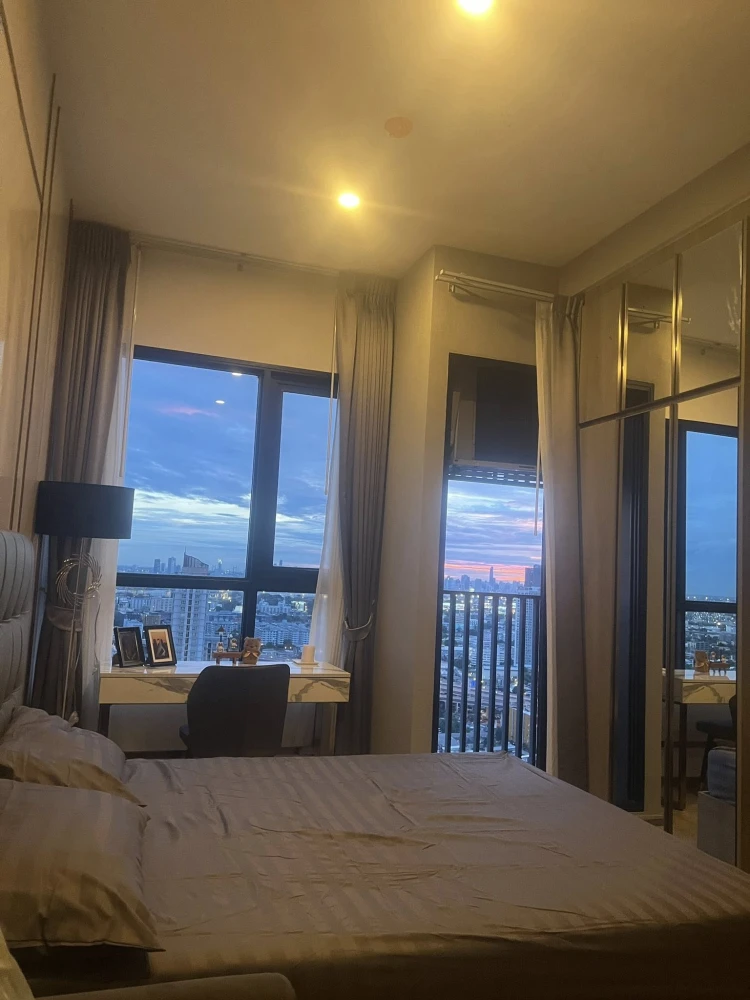 Knightsbridge Prime On-nut for rent, city view, BTS skytrain, no tall buildings blocking the view, quiet because it's on a high floor, very worth book