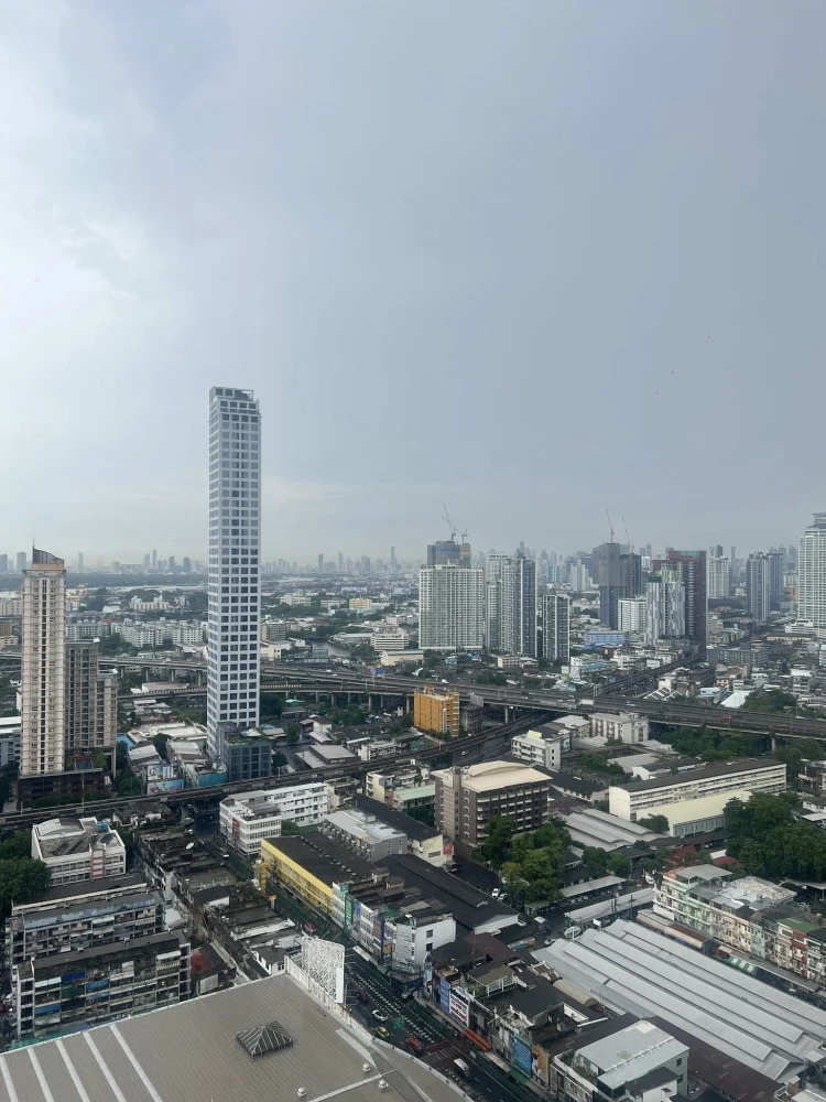 Knightsbridge Prime On-nut for rent, city view, BTS skytrain, no tall buildings blocking the view, quiet because it's on a high floor, very worth book
