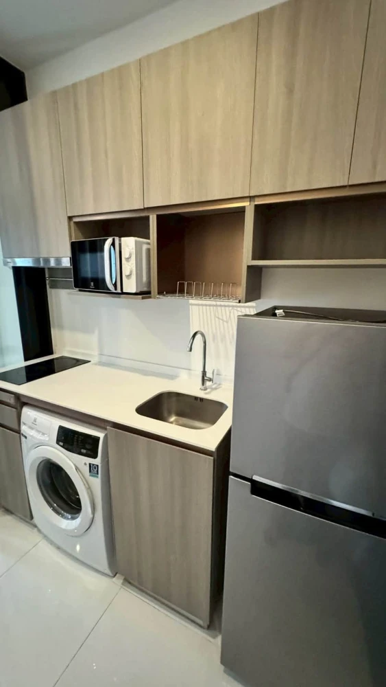 Studio apartment for rent at KnightsBridge Prime On-Nut. Fully furnished, just bring your bags and move in!