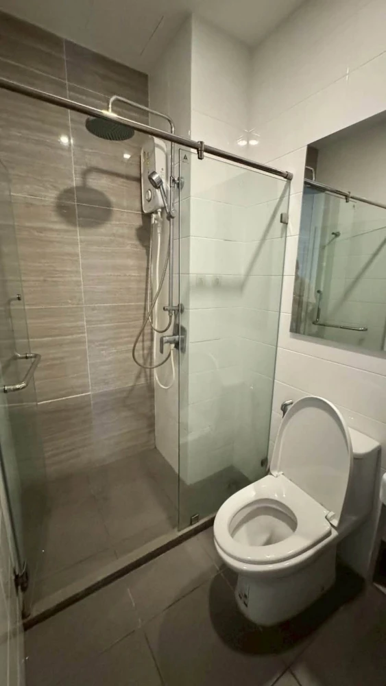 Studio apartment for rent at KnightsBridge Prime On-Nut. Fully furnished, just bring your bags and move in!