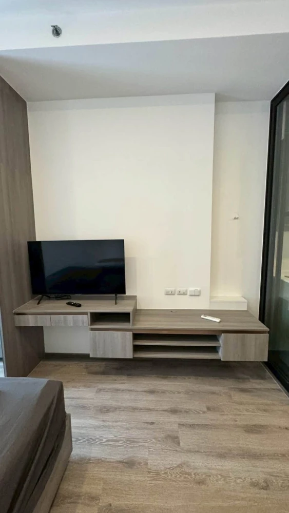 Studio apartment for rent at KnightsBridge Prime On-Nut. Fully furnished, just bring your bags and move in!
