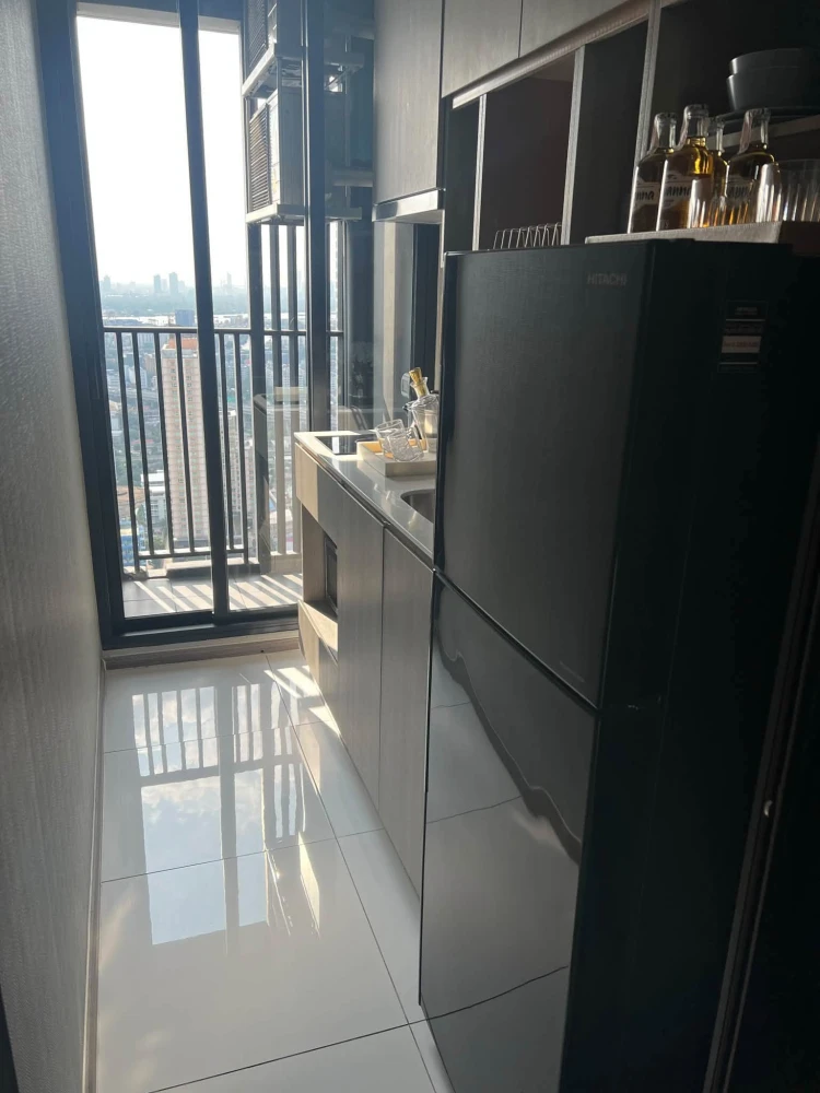 For Rent: KnightsBridge Prime On-Nut. Located on a very high floor with a stunning view. Fully furnished with built-in furniture throughout. Book now!