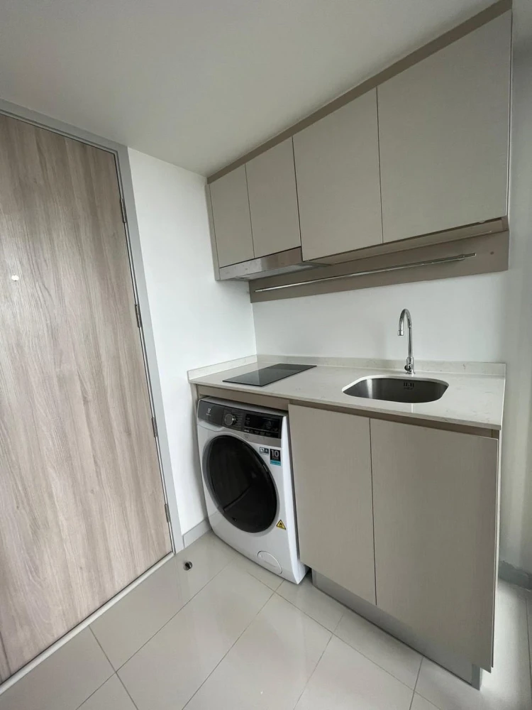 For rent: KnightsBridge Prime Sathorn, high floor, stunning view of the Chao Phraya River and Bang Krachao. Fully furnished with premium furniture and