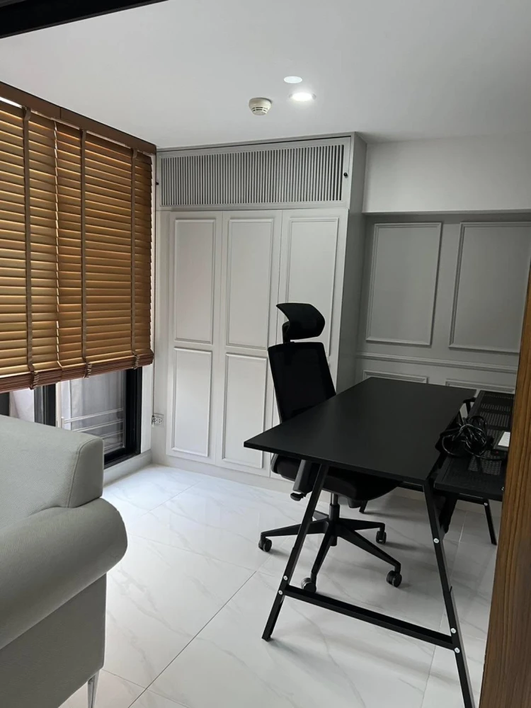 For rent: Knightsbridge Prime Sathorn, very high floor, beautifully decorated built-in throughout the room, beautiful view, not blocked, book now.