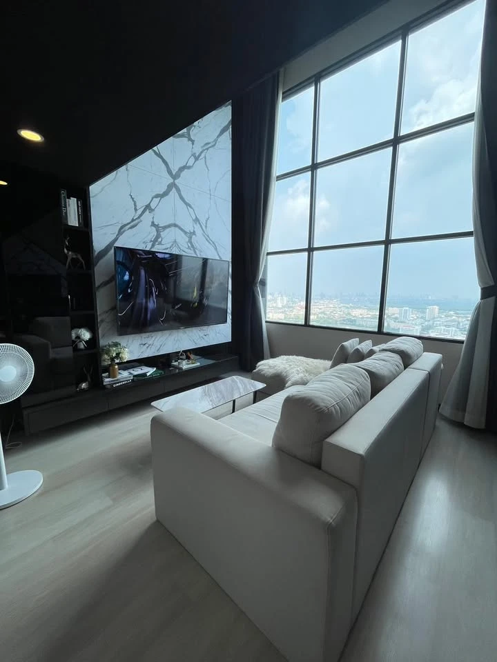 Knightsbridge Prime Sathorn, high floor, ready to move in, spacious and comfortable. Hurry and book now, don't miss out!