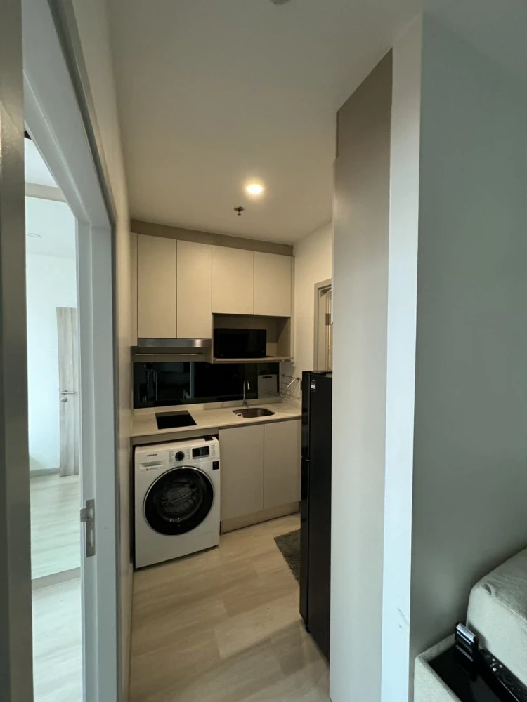 For rent: KnightsBridge Prime Sathorn, corner unit with unobstructed city views. High level of privacy and tranquility. Don't miss out!