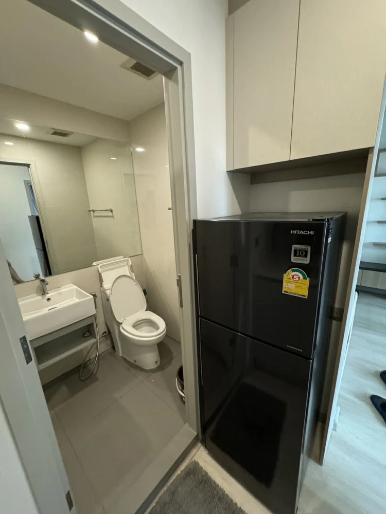 For rent: KnightsBridge Prime Sathorn, corner unit with unobstructed city views. High level of privacy and tranquility. Don't miss out!