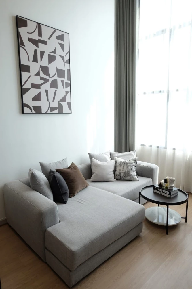 Knightsbridge Prime Sathorn for rent, very high floor room, decorated in Modern Contemporary style, must reserve.
